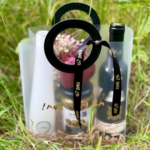 Small set with red wine