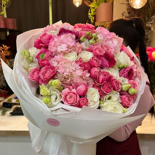 White and pink bouquet
