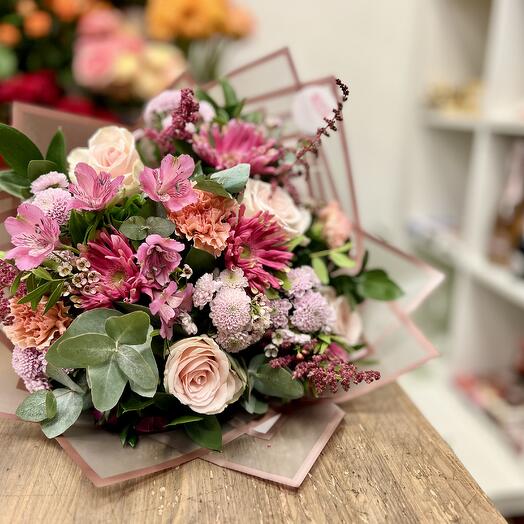 Peach and pink boquet