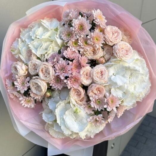 Bouquet with white hydrangeas