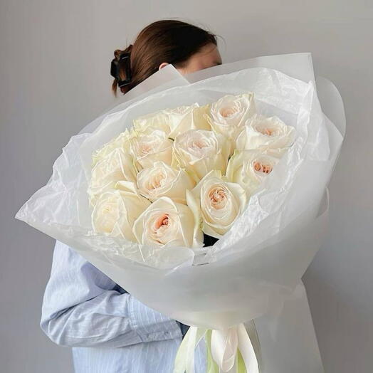 13 белых роз Ohara