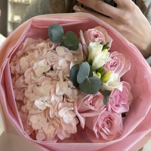 Bouquet of Hydrangeas and Roses