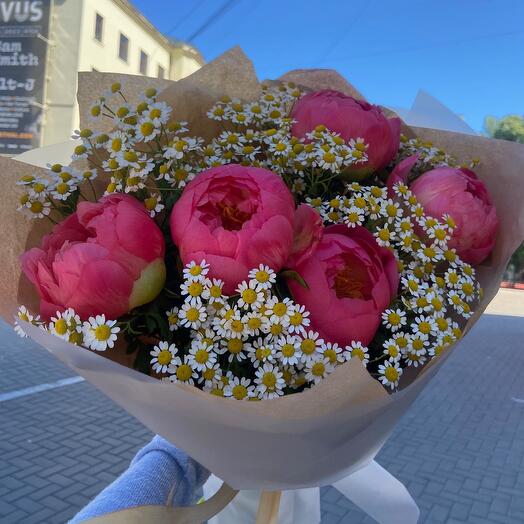 Peony With Matriaria