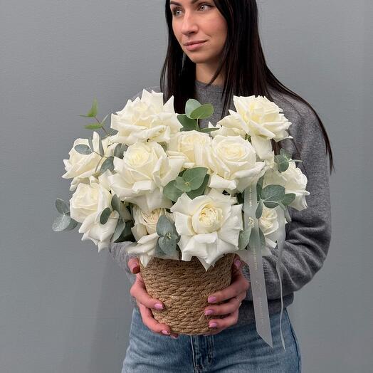 French roses Playa Blanca in basket size S