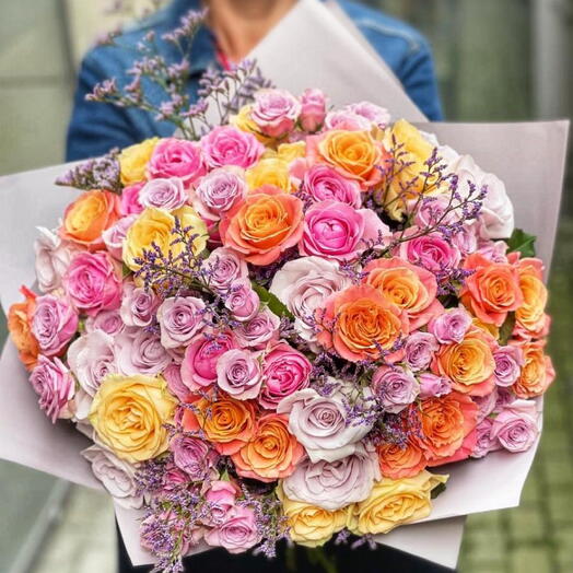 Bright roses bouquet
