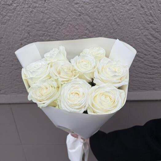 9 White roses