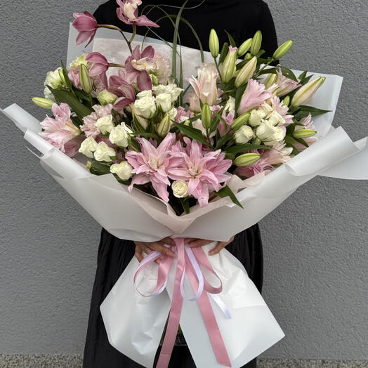 Premium Lily Bouquet