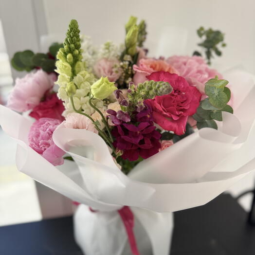 Розовый, красный, белый, фуксия