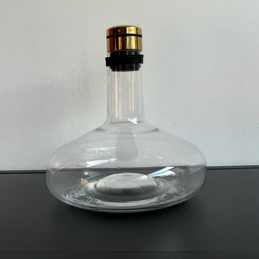 WINE BREATHER CARAFE DELUXE BRASS by Norm Architects