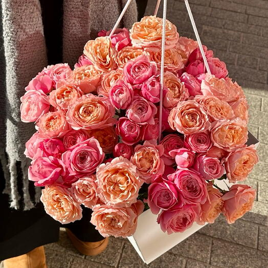 English garden peonylike spray roses Mix