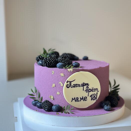 Cake size S with berries