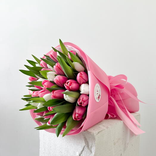 41 pink and white tulips bouquet