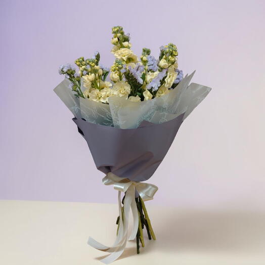 Fragrant Bouquet with Matthiola   Limonium