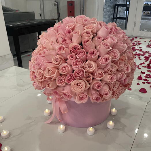 200 роз в коробке