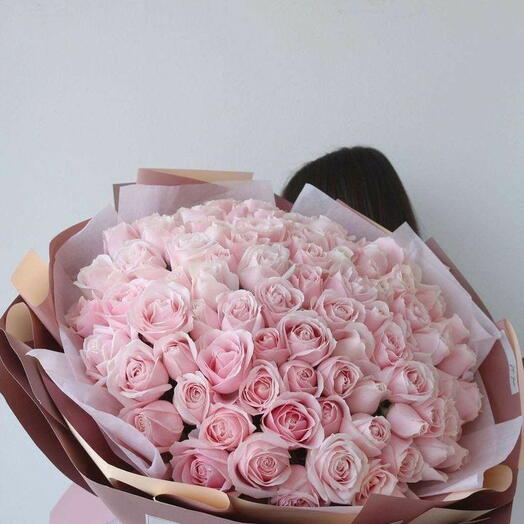 Bouquet Miss Ohara of 101 pink roses! Win Her heart at first sight :)
