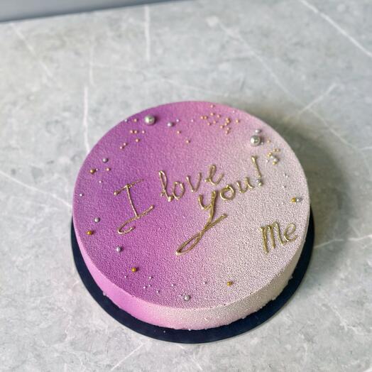 Round Pistachio-Raspberry Mousse Cake