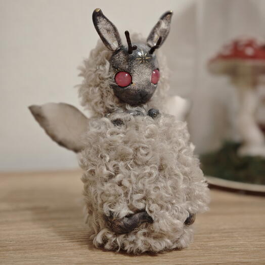 Jackalope (black violet)