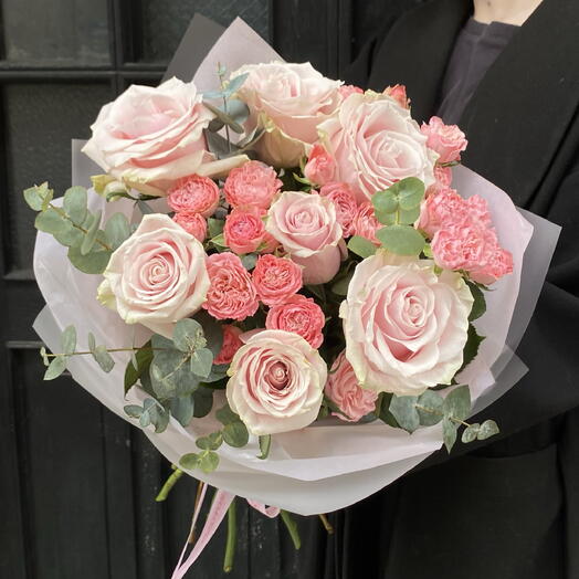 7 Roses + 5 Spray Roses