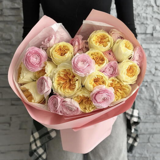 Pink Tenderness - Ranunculus and Garden Roses