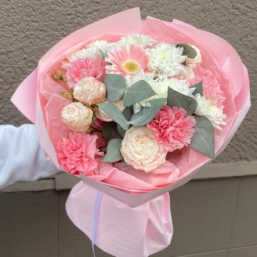 Bouquet of pink flowers