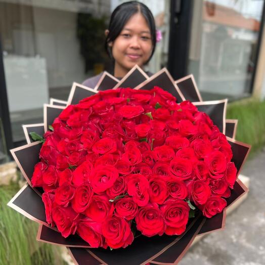 101 red roses bouquet