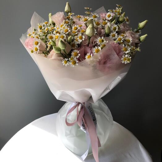 Keverék a liziantus és kamilla